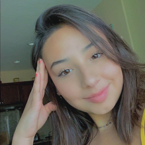 Meet your Posher, Savannah - Picture 2 of 2